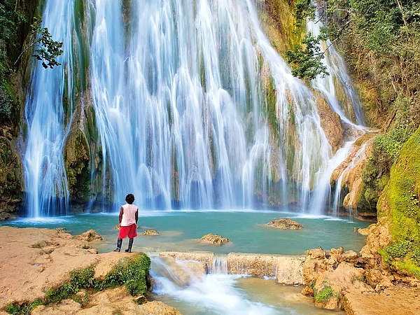 202512301623012_waterfall-dr