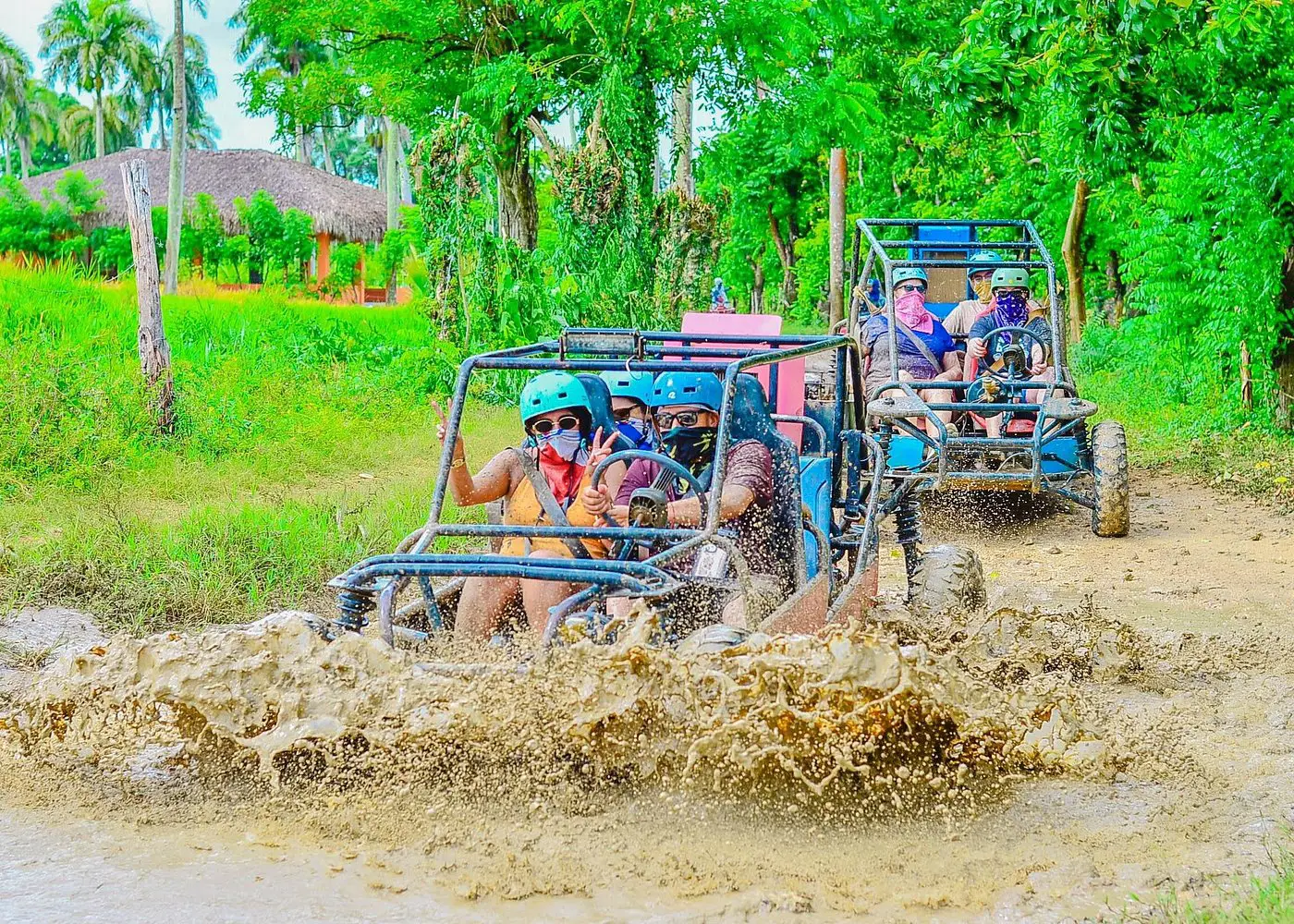 202512301623013_dune-buggy-tour2